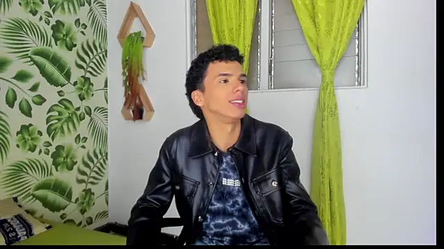 Snapshot of SEANTROYY chatting on 25, 2, 2025 SEANTROYY online show from 25, 2, 2025