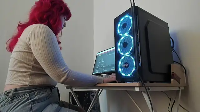 Whitekitty-exe online show from 12, 2, 2025