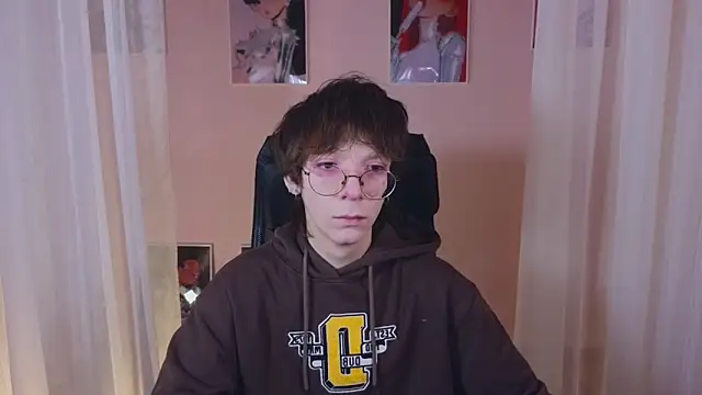 Snapshot of TommieH chatting on 2, 2, 2025 TommieH online show from 2, 2, 2025