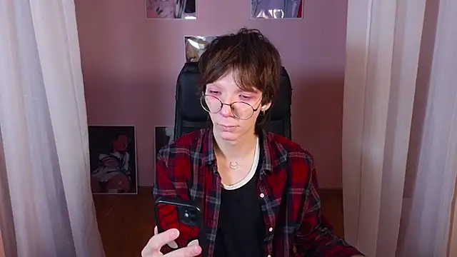 Snapshot of TommieH chatting on 5, 2, 2025 TommieH online show from 5, 2, 2025