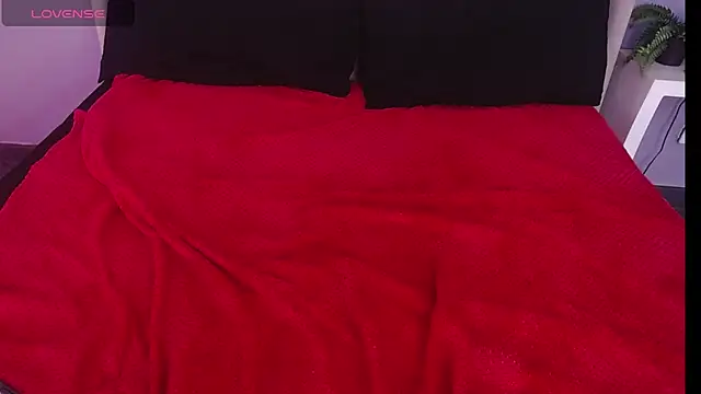 Snapshot of Angie99_gh chatting on 4, 2, 2025 Angie99 gh online show from 4, 2, 2025