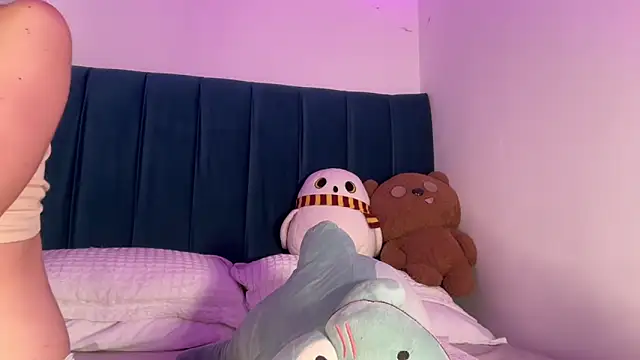 Snapshot of alice_guerin_ chatting on 1, 3, 2026 alice guerin online show from 1, 3, 2026