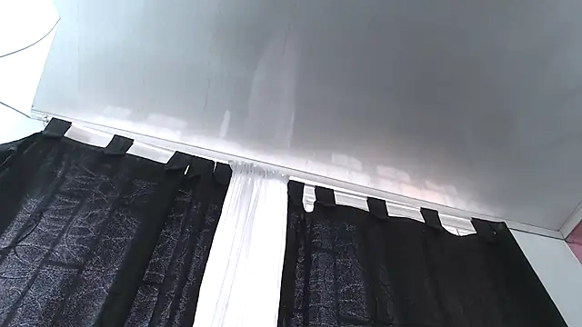 Kitten Hot  online show from 26, 11, 2025