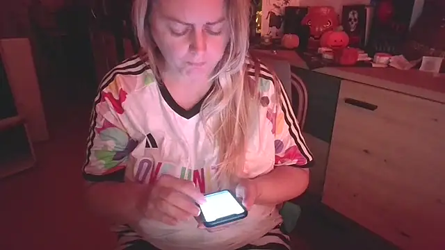 Meliss Official9 online show from 20, 10, 2025