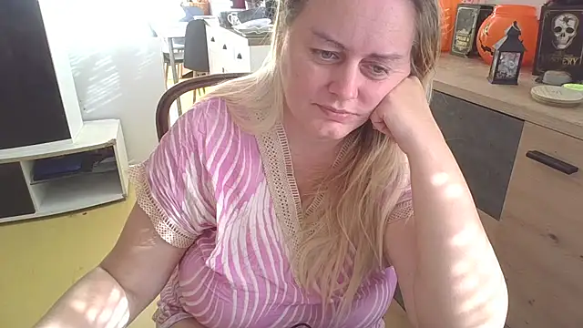 Meliss Official9 online show from 29, 10, 2025