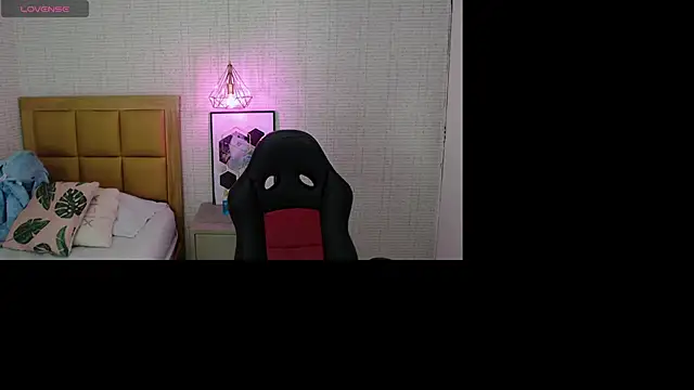 Snapshot of MAGNOLEROY chatting on 7, 2, 2025 MAGNOLEROY online show from 7, 2, 2025