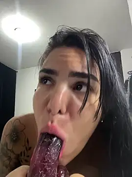 Snapshot of MARYADSUARD chatting on 5, 10, 2025 MARYADSUARD online show from 5, 10, 2025