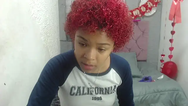 Snapshot of vainillaplaypussy chatting on 5, 3, 2025 vainillaplaypussy online show from 5, 3, 2025