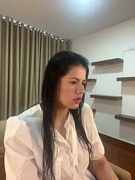 Snapshot of Alice_Biel chatting on 11, 1, 2025 Alice Biel online show from 11, 1, 2025