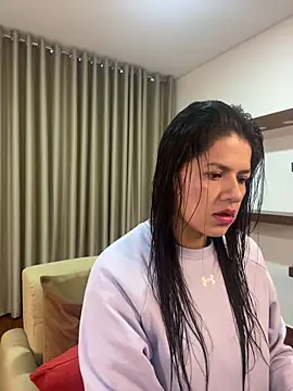 Snapshot of Alice_Biel chatting on 7, 3, 2025 Alice Biel online show from 7, 3, 2025