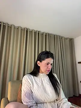 Snapshot of Alice_Biel chatting on 21, 6, 2026 Alice Biel online show from 21, 6, 2026