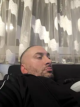 Snapshot of NewyorkDimi chatting on 16, 10, 2025 NewyorkDimi online show from 16, 10, 2025