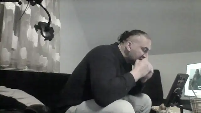 Snapshot of NewyorkDimi chatting on 18, 11, 2025 NewyorkDimi online show from 18, 11, 2025