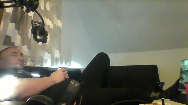 Snapshot of NewyorkDimi chatting on 18, 11, 2025 NewyorkDimi online show from 18, 11, 2025