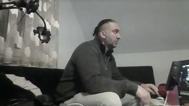 Snapshot of NewyorkDimi chatting on 23, 11, 2025 NewyorkDimi online show from 23, 11, 2025