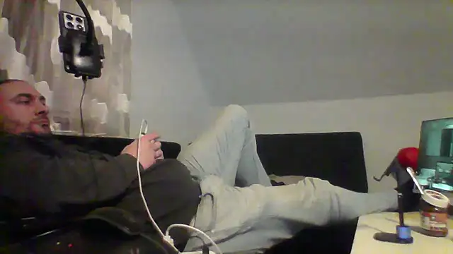 Snapshot of NewyorkDimi chatting on 1, 12, 2025 NewyorkDimi online show from 1, 12, 2025