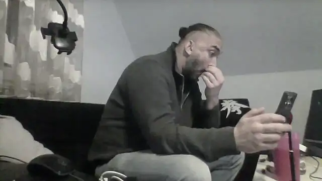 Snapshot of NewyorkDimi chatting on 22, 12, 2025 NewyorkDimi online show from 22, 12, 2025