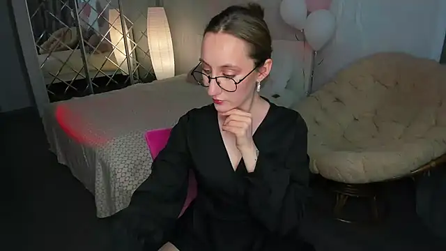 Snapshot of MelodyOfLovee chatting on 15, 2, 2025 MelodyOfLovee online show from 15, 2, 2025