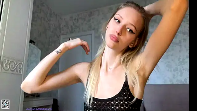 Evvie Summn1 online show from 10, 10, 2025