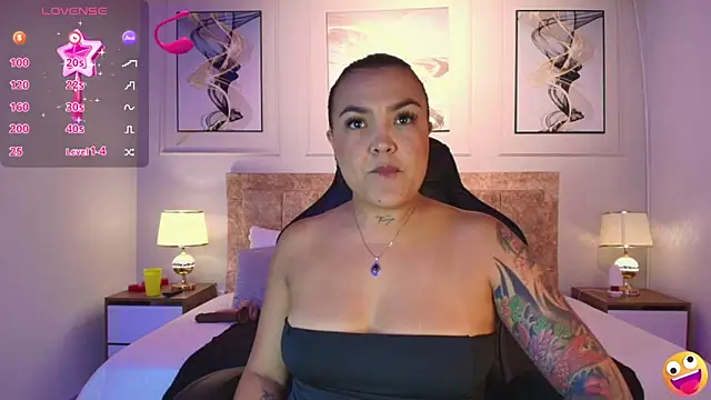 Snapshot of lyn_adamns chatting on 16, 12, 2024 lyn adamns online show from 16, 12, 2024