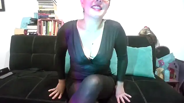 Snapshot of Tiramisu89 chatting on 7, 11, 2025 Tiramisu89 online show from 7, 11, 2025