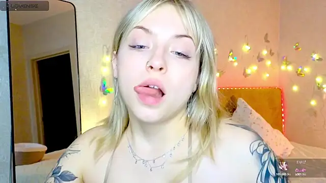Snapshot of lavenderluxe chatting on 20, 1, 2025 lavenderluxe online show from 20, 1, 2025