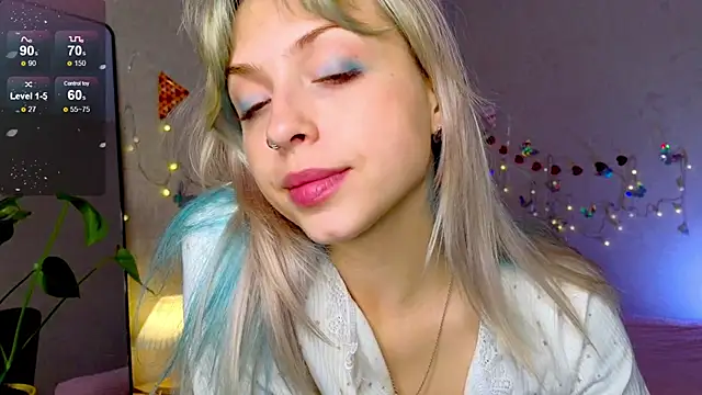 Snapshot of lavenderluxe chatting on 19, 9, 2025 lavenderluxe online show from 19, 9, 2025