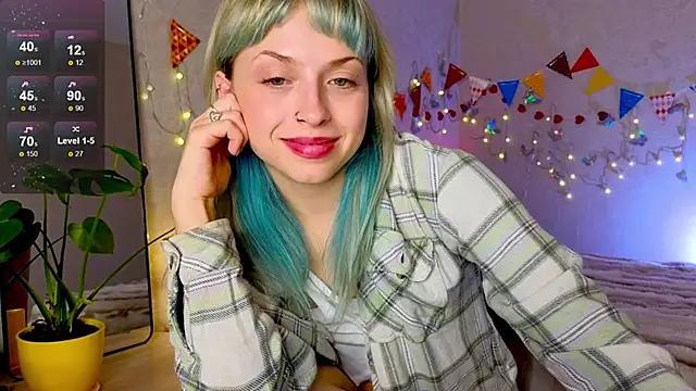 Snapshot of lavenderluxe chatting on 2, 10, 2025 lavenderluxe online show from 2, 10, 2025