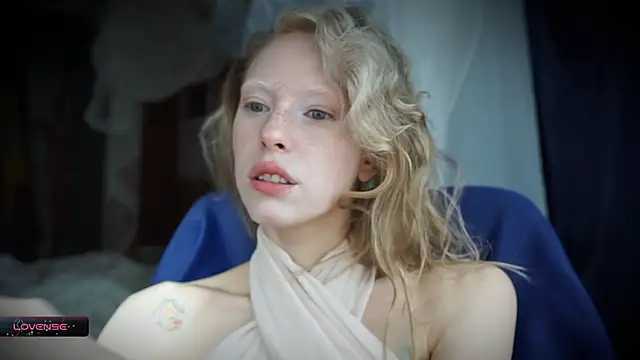  Phantom thread  online show from 13, 10, 2025