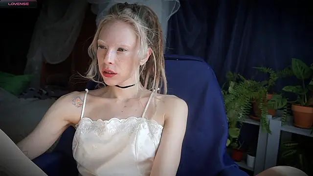  Phantom thread  online show from 27, 3, 2026