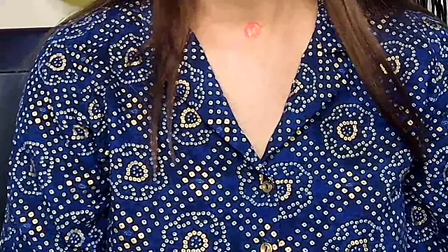 Snapshot of MIss-Naina chatting on 4, 11, 2025 MIss-Naina online show from 4, 11, 2025