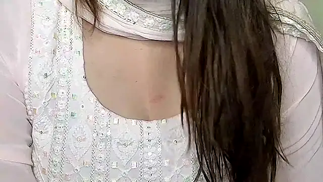 Snapshot of MIss-Naina chatting on 17, 11, 2025 MIss-Naina online show from 17, 11, 2025