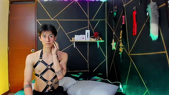 Snapshot of MillersKink chatting on 2, 1, 2025 MillersKink online show from 2, 1, 2025