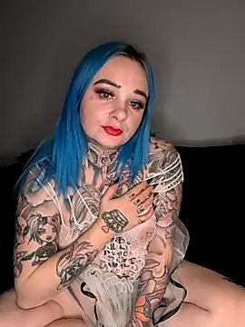 Snapshot of Alissabluesc chatting on 3, 10, 2025 Alissabluesc online show from 3, 10, 2025