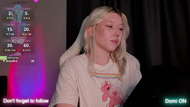 Snapshot of takeyourmolly chatting on 21, 12, 2024 takeyourmolly online show from 21, 12, 2024