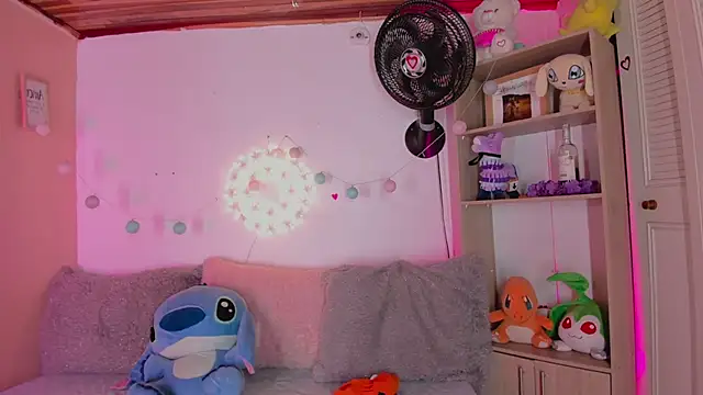 Snapshot of mara_jackson_ chatting on 12, 3, 2025 mara jackson online show from 12, 3, 2025