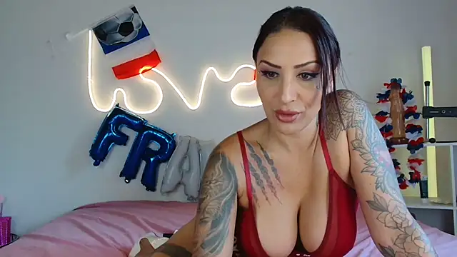Snapshot of JuliaVegaOff chatting on 29, 6, 2026 JuliaVegaOff online show from 29, 6, 2026