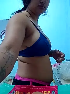 Snapshot of sariitha_sw chatting on 15, 1, 2026 sariitha sw online show from 15, 1, 2026