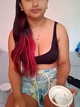 Snapshot of sariitha_sw chatting on 19, 2, 2026 sariitha sw online show from 19, 2, 2026