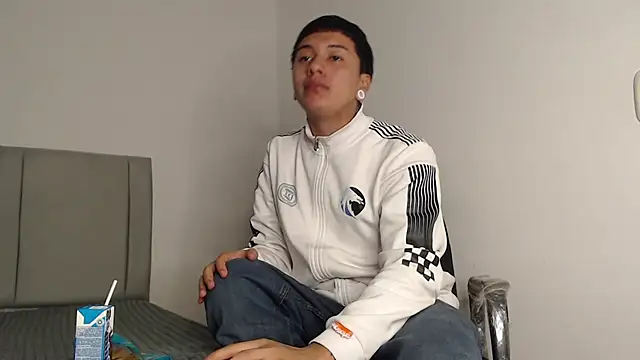 alex-lover online show from 10, 3, 2026