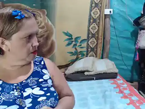 Snapshot of mom_son_dirty chatting on 24, 9, 2025 mom son dirty online show from 24, 9, 2025