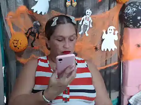 Snapshot of mom_son_dirty chatting on 21, 10, 2025 mom son dirty online show from 21, 10, 2025