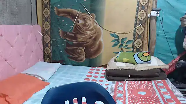 Snapshot of mom_son_dirty chatting on 28, 11, 2025 mom son dirty online show from 28, 11, 2025