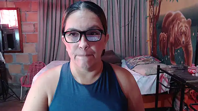 Snapshot of mom_son_dirty chatting on 3, 5, 2026 mom son dirty online show from 3, 5, 2026