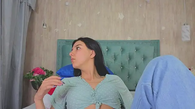 Snapshot of Marcelaa_fox chatting on 11, 11, 2025 Marcelaa fox online show from 11, 11, 2025