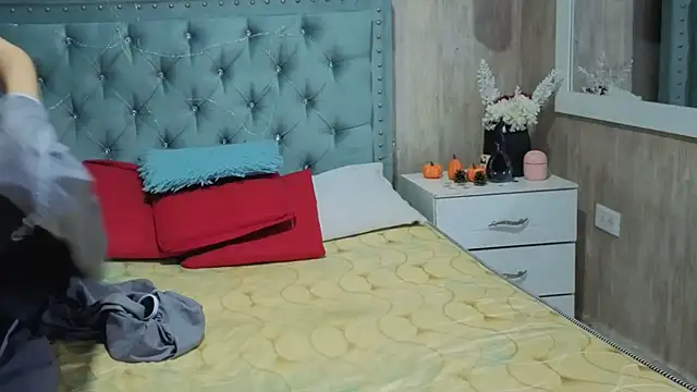 Snapshot of Marcelaa_fox chatting on 4, 3, 2026 Marcelaa fox online show from 4, 3, 2026