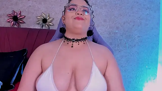 juli 2tyes online show from 18, 1, 2026