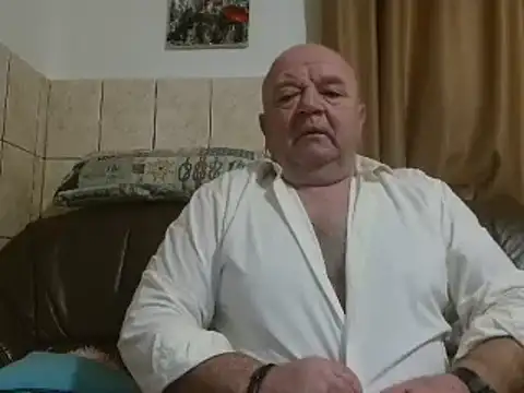 Snapshot of fullballs6 chatting on 2, 2, 2025 fullballs6 online show from 2, 2, 2025