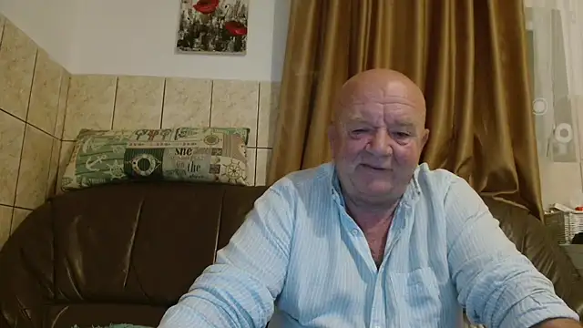 Snapshot of fullballs6 chatting on 13, 10, 2025 fullballs6 online show from 13, 10, 2025