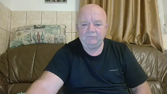 Snapshot of fullballs6 chatting on 20, 10, 2025 fullballs6 online show from 20, 10, 2025